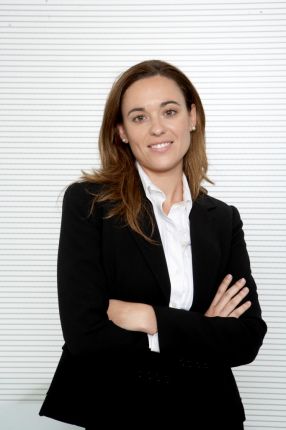 Nuria Arenas publica el artículo  “La actividad de la CNMC, en aumento”