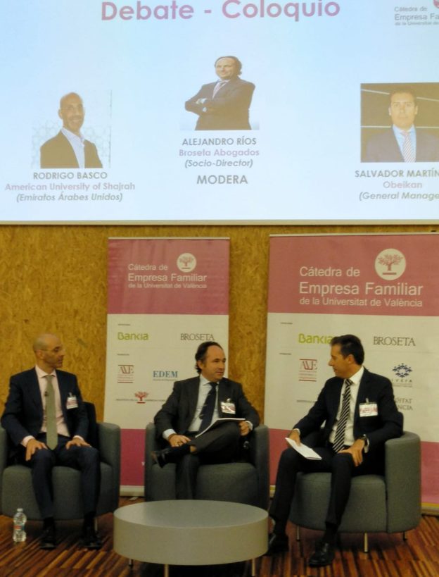 Alejandro Ríos modera una sesión sobre empresas familiares en el mundo