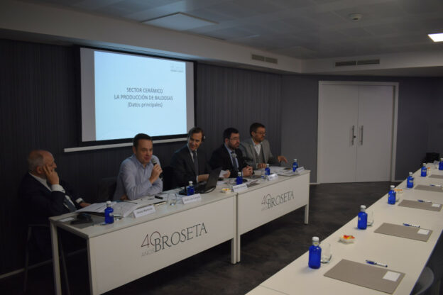 BROSETA profundiza en las oportunidades de inversión del sector cerámico