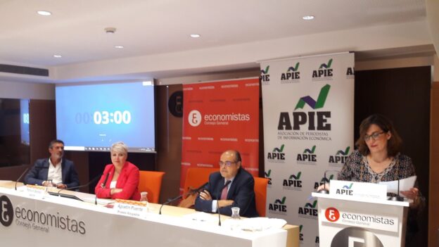 BROSETA debate sobre crédito responsable en el Consejo General de Economistas