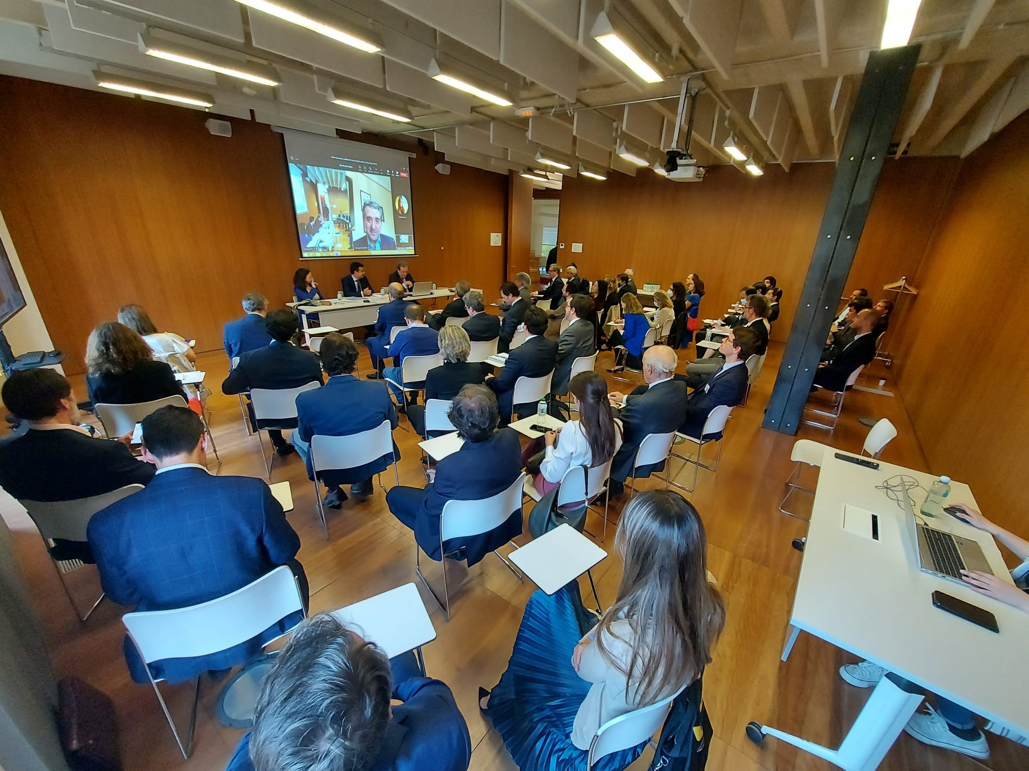 BROSETA presenta la obra “Ejecución y modificación de los contratos públicos”