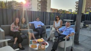 BROSETA celebra el primer afterwork en la terraza de la oficina de Madrid