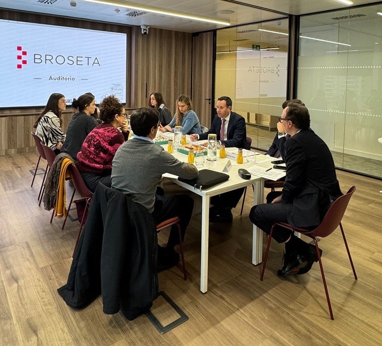 Broseta celebra en la oficina de Barcelona la segunda sesión del Foro de Contratación Pública