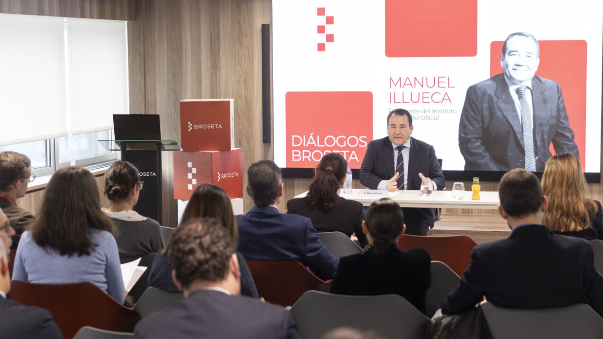 Broseta celebra un encuentro con Manuel Illueca, presidente del ICO, en la oficina de Madrid